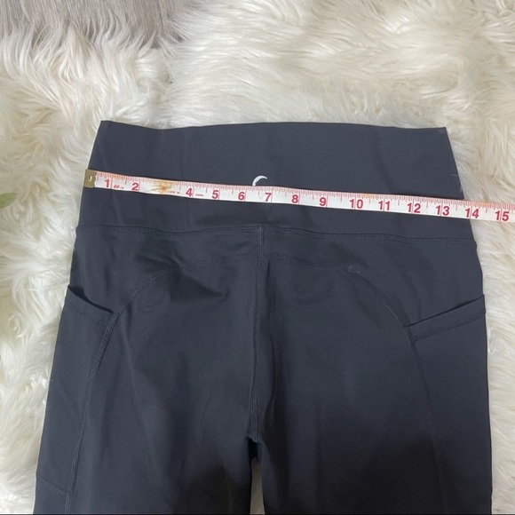 Zyia Black Cropped Athletic Leggings - Picture 3 of 7